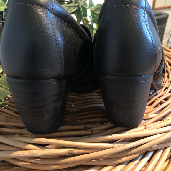 Born Brand Black Leather Booties Size 8.5M - Picture 6 of 8